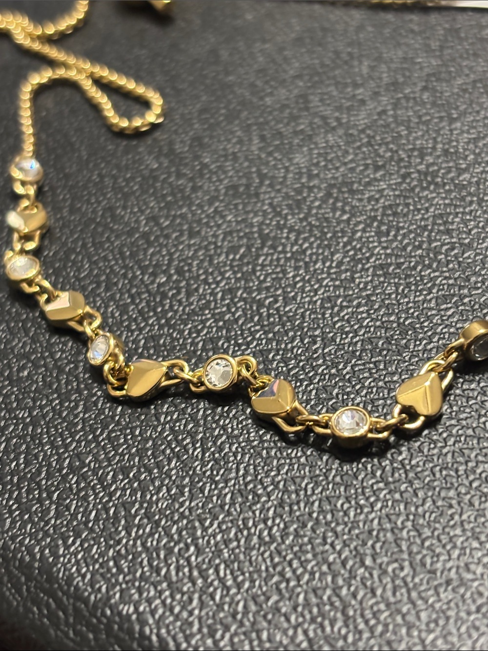 Michael Kors Elegant Gold-Tone Crystal Accent Women's Necklace. Adjustable - Picture 3 of 4